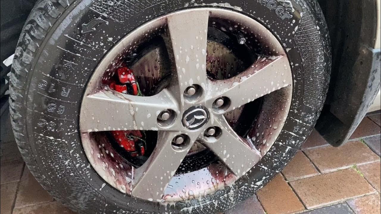 Kako sigurno očistiti automobilske naplatke bez agresivnih sredstava.