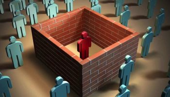 Studiile psihologice arată că preferința pentru izolare față de viața socială constantă este caracteristică pentru acest tip de persoane.