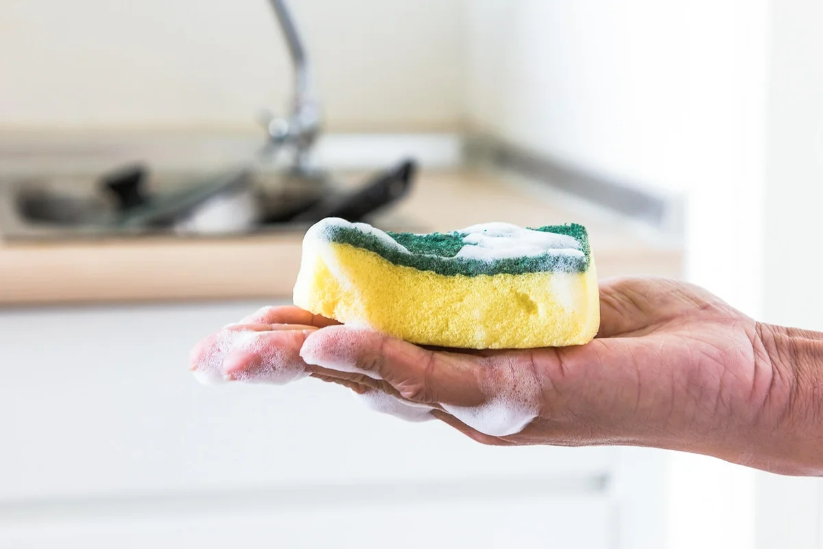 Kako pravilno dezinficirati kuhinjsku spužvu