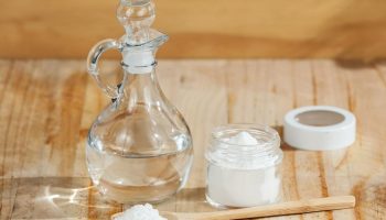 Mescolare bicarbonato di sodio e acqua ossigenata: perché è consigliabile farlo e a cosa serve