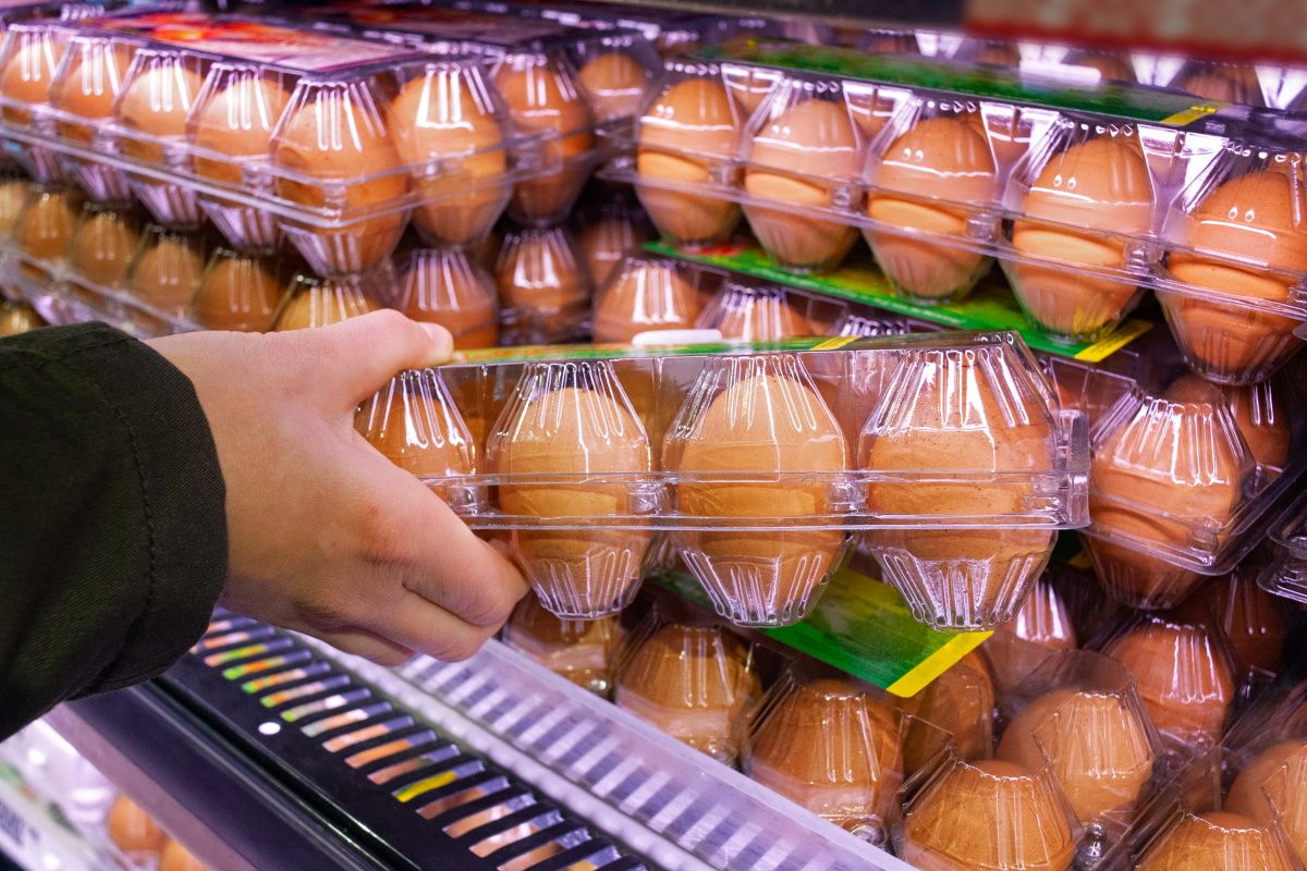 Ne na vratima hladnjaka, ne u kartonskoj kutiji. Samo tako će jaja duže ostati svježa.