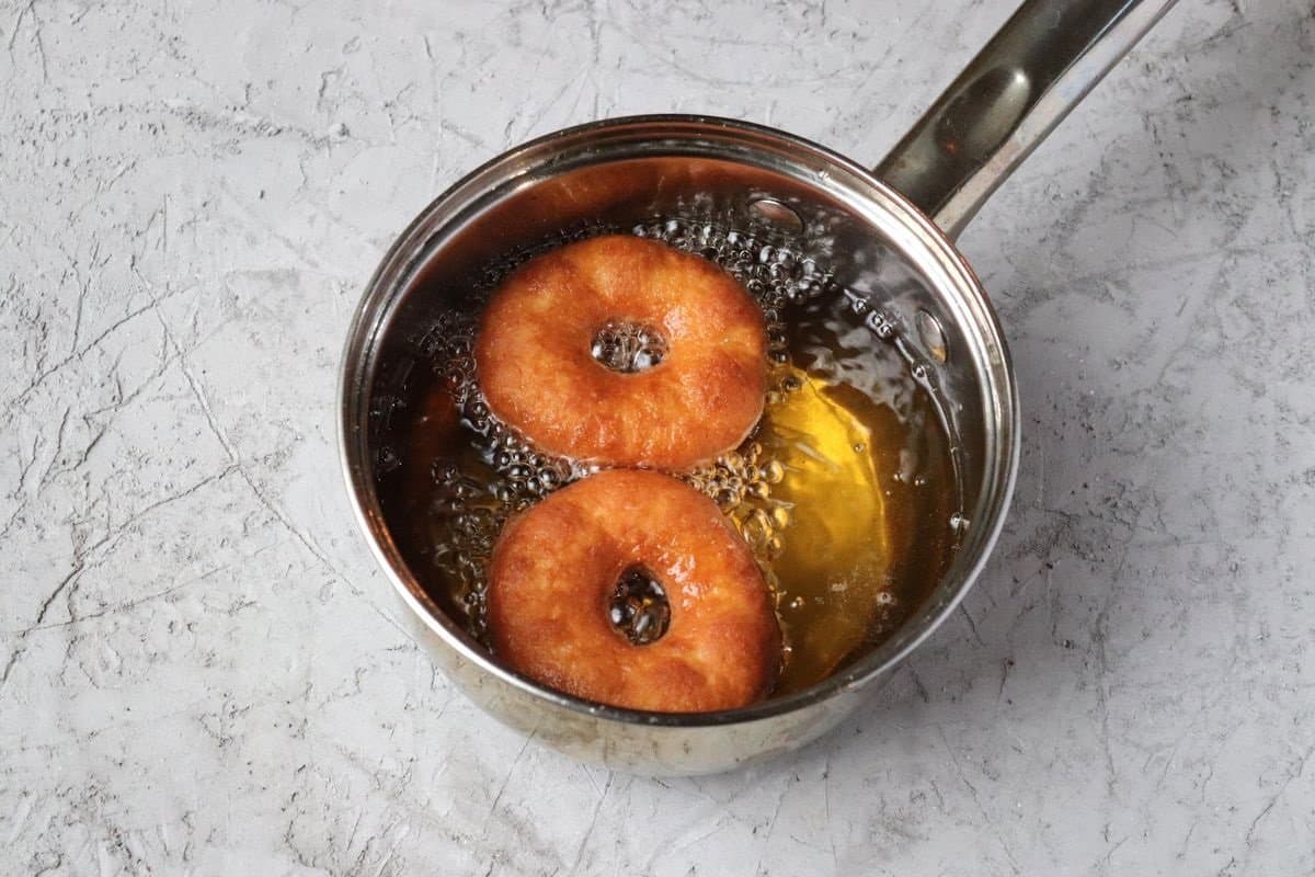 Što učiniti s uljem nakon prženja? Debeli četvrtak i buba koja oštećuje vaše cijevi.