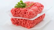 Tajomstvo skladovania mletého hovädzieho mäsa v mrazničke: nezaberá miesto a umožňuje vám pripraviť viac jedál.