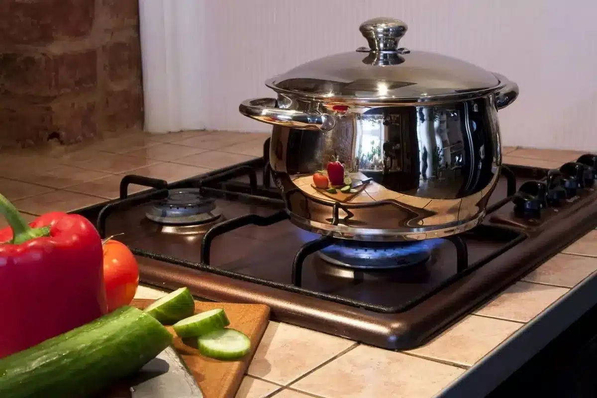 Je li došlo vrijeme da se oprostimo od indukcijskih ploča? Evo razloga zašto sve više ljudi govori ne.