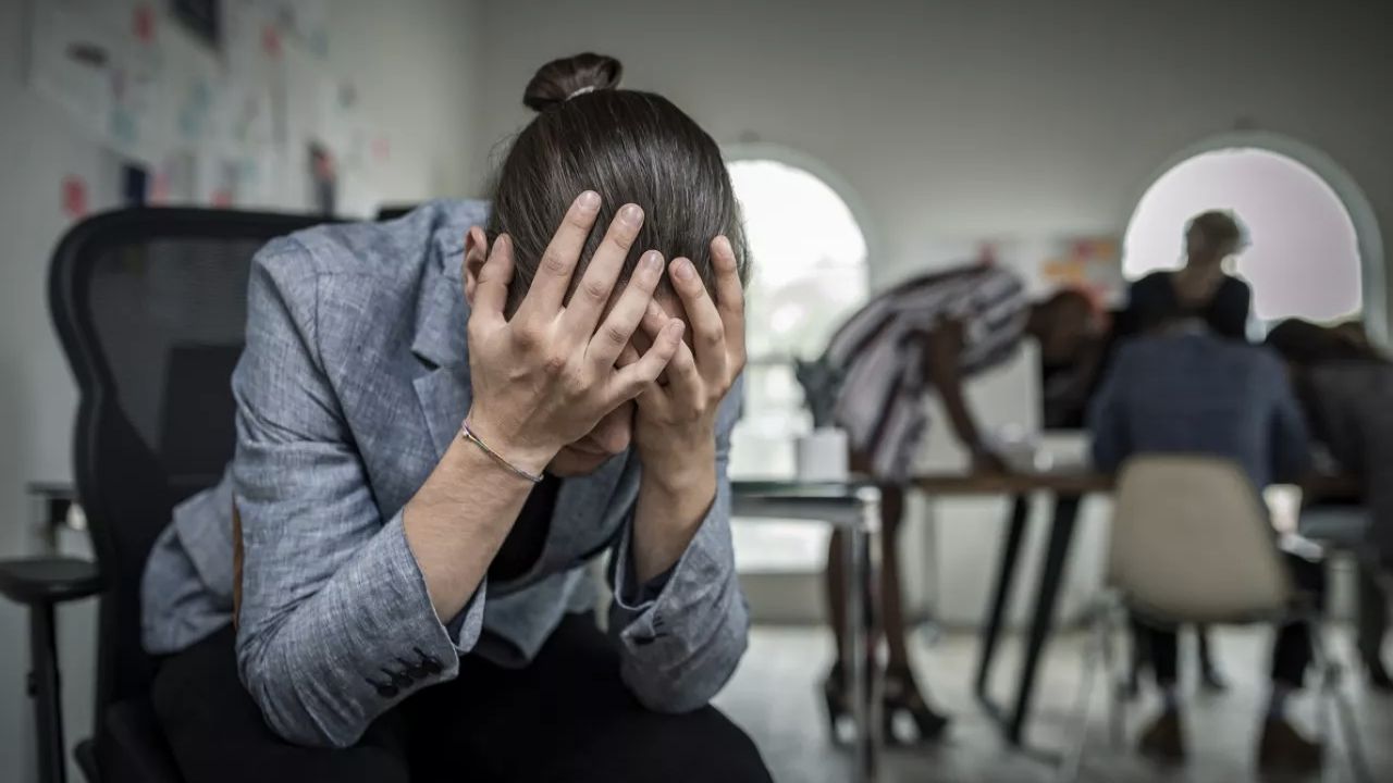 Kako prepoznati tjelesne i emocionalne simptome anksioznosti: ključevi za prevenciju komplikacija.