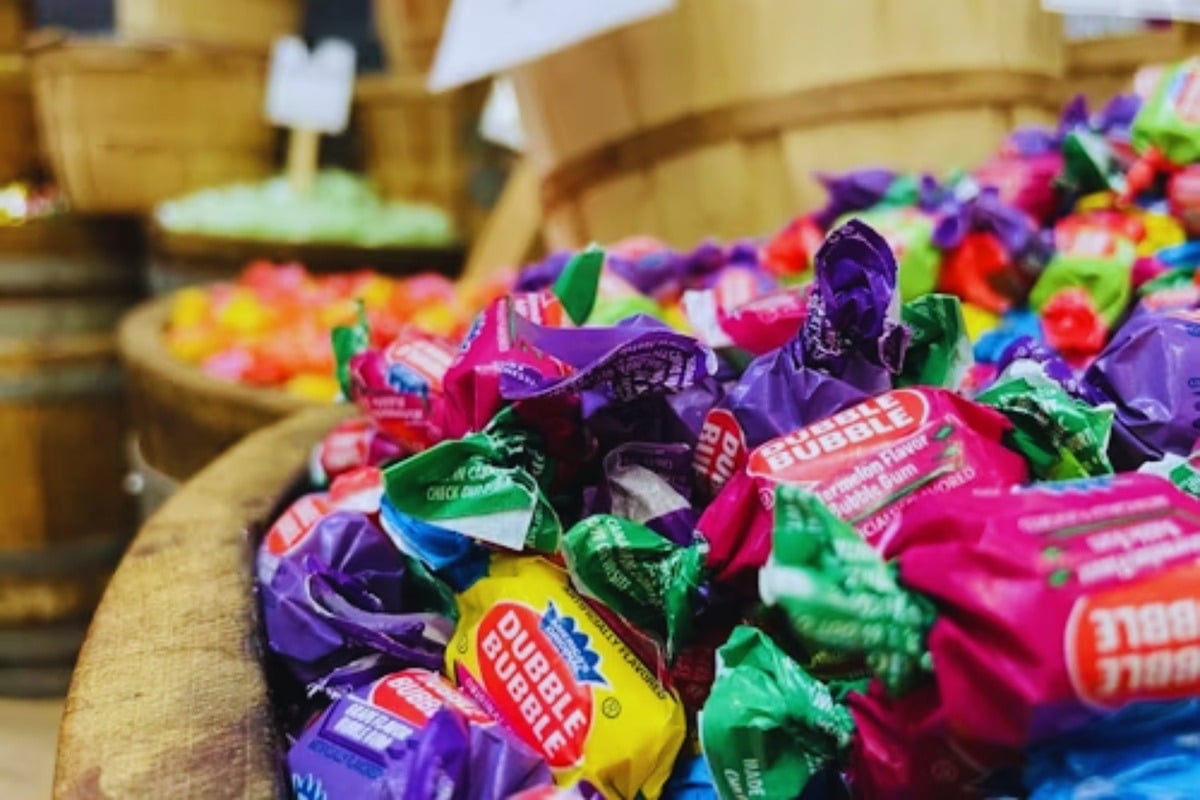 Znali smo da žvakaća guma nije baš najzdravija. Sada nas znanost upozorava da bi to mogao biti jedan od najgorih proizvoda koje konzumiramo.