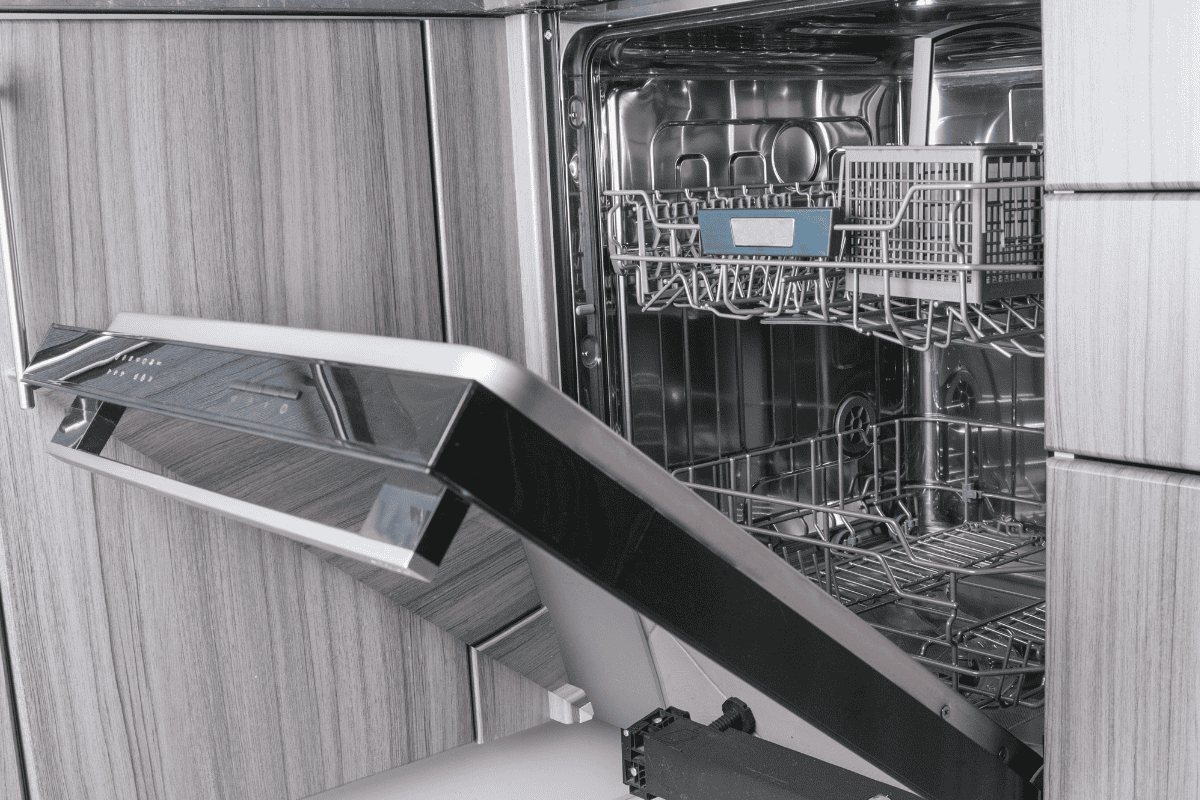 Održavanje vrata i unutrašnjosti mašine za sudove