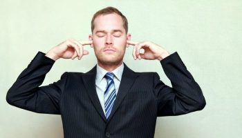 Din punct de vedere psihologic, ce înseamnă când o persoană întrerupe constant conversațiile?