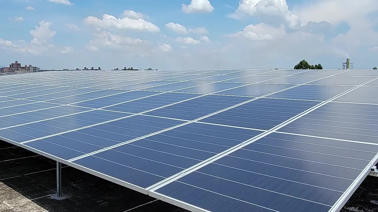 Elektronička glazba napajana obnovljivim izvorima energije: legendarni Fabrik proizvodi 40% svoje energije pomoću solarnih panela.