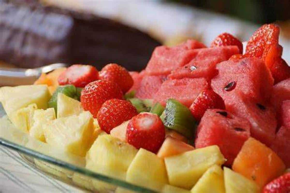 Ovocie, ktoré pomáha odstraňovať zubný kameň a prirodzene bieliť zuby.