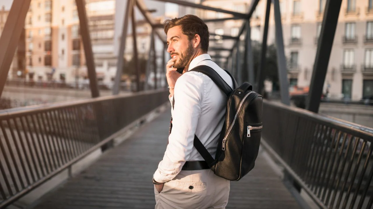 Tvrtke nemaju pravo svaki dan pretraživati torbe ili ruksake svojih zaposlenika: to je dopušteno samo u prisustvu zakonskog zastupnika i tijekom radnog vremena.
