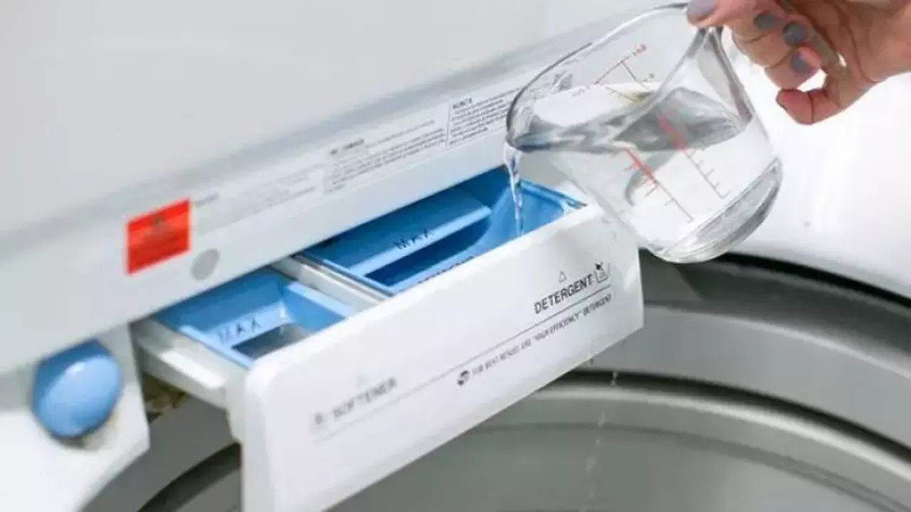 Dodavanje octa u perilicu rublja: zašto je potrebno i zašto se preporučuje.