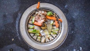 Recite zbogom začepljenim odvodima kod kuće: jednostavan trik za čišćenje sudopera i odčepljivanje cijevi u kratkom vremenu