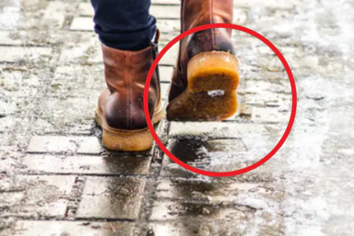 Zalijepite na potplat. Zaboravit ćete na klizanje. Genijalan patent za zimu 