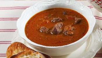 Skuham lonac ove juhe i imam ručak za dva dana. Najbolja je jer koristim ova dva mesa