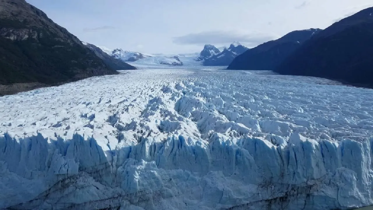 Oamenii de știință propun construirea unui zid de 80 de kilometri pentru a preveni topirea ghețarului Judecății de Apoi.