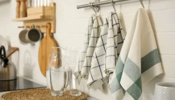 Bunica spală prosoapele de bucătărie exact așa. Petele și mirosurile neplăcute dispar &icirc;ntr-o clipă. - Paulownia Greene
