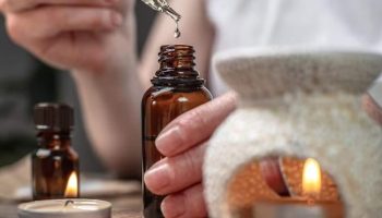 Nasypem ho do pohára a postavím do kúpeľne. Je lacný a voňavý ako v parfumérii