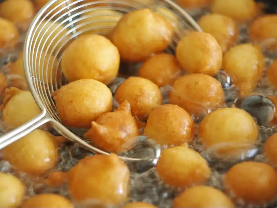 Što učiniti s uljem nakon prženja? Debeli četvrtak i buba koja oštećuje vaše cijevi.