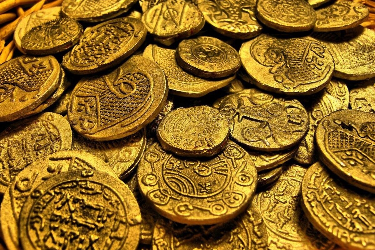 Otkriće stoljeća | Kovanice i zlatne poluge iskopane u polju, iz jedne zemlje