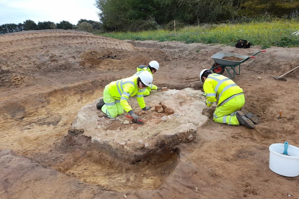 Archeologen ontdekken een gigantische onbekende middeleeuwse nederzetting in Suffolk, Engeland