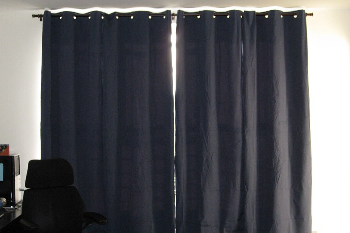 Stručnjaci savjetuju: Točno u 17:30 spustite rolete i navucite zavjese