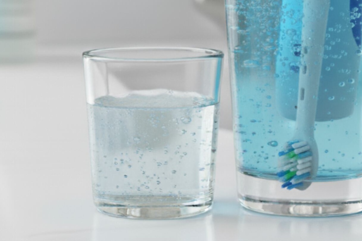 Ni jednom dnevno, ni svaka dva mjeseca: Evo koliko često morate dezinficirati četkicu za zube kako biste uklonili bakterije