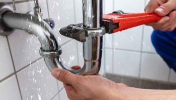 David (75) je obrtnik i dalje radi jer mu mirovina ne pokriva ni osnovne troškove