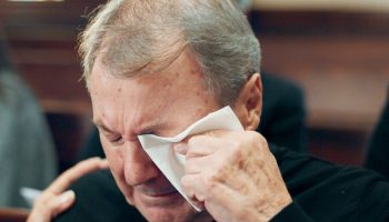 Šokantna presuda: Umirovljeni bilježnik mora vratiti 59.161,10 eura mirovine nakon što je istovremeno obavljao javnu dužnost – pravda je presudila!