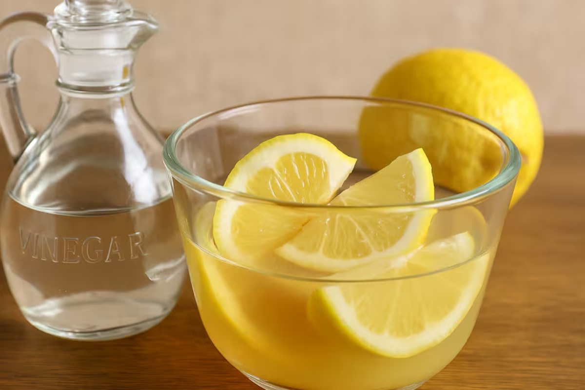 Zašto se preporučuje miješanje kore limuna i octa te čemu to služi: Tajna prirodno čistog doma!