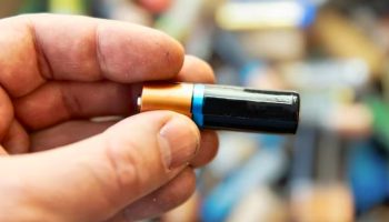 Zašto NE biste trebali bacati istrošene baterije: kućni trik kako ih pretvoriti u pravo blago