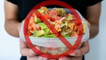 Nemojte to činiti: namirnice koje nikada ne biste smjeli čuvati u plastičnim posudama