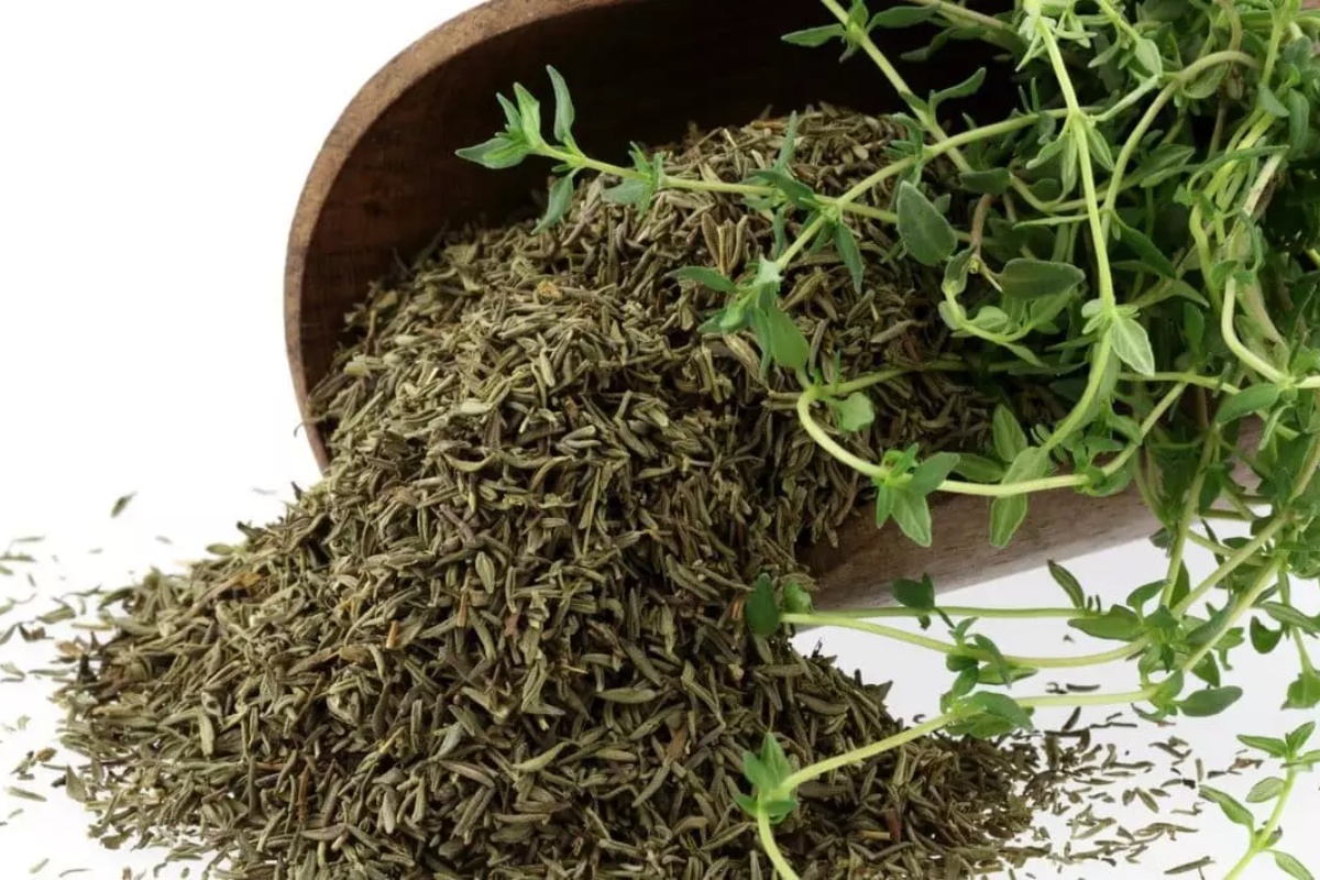 Ovo je idealan dodatak mesu. Sve češće menja majčinu dušicu i majoran. Ima jedinstven ukus.