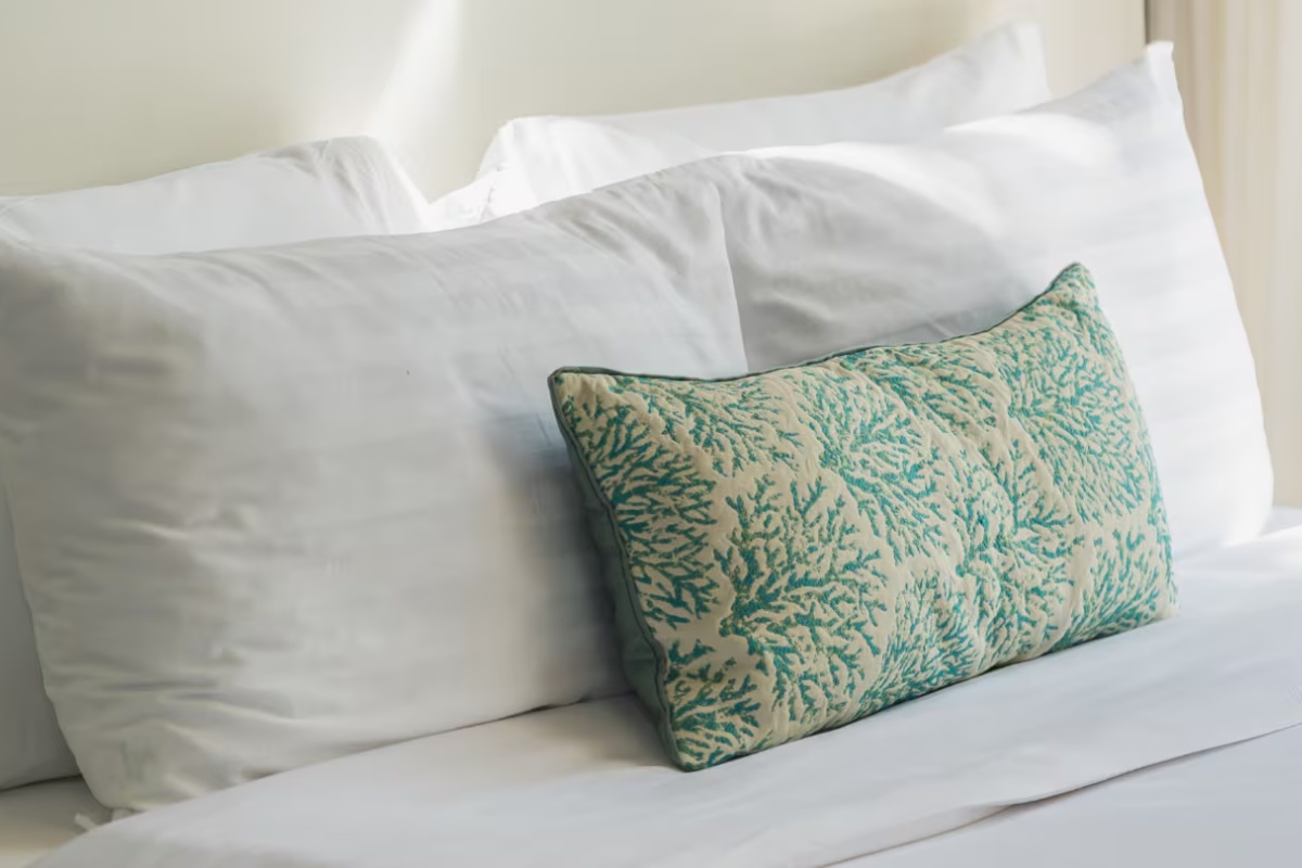 Šta prema psihologiji znači kada više puta nameštate jastuk pre spavanja