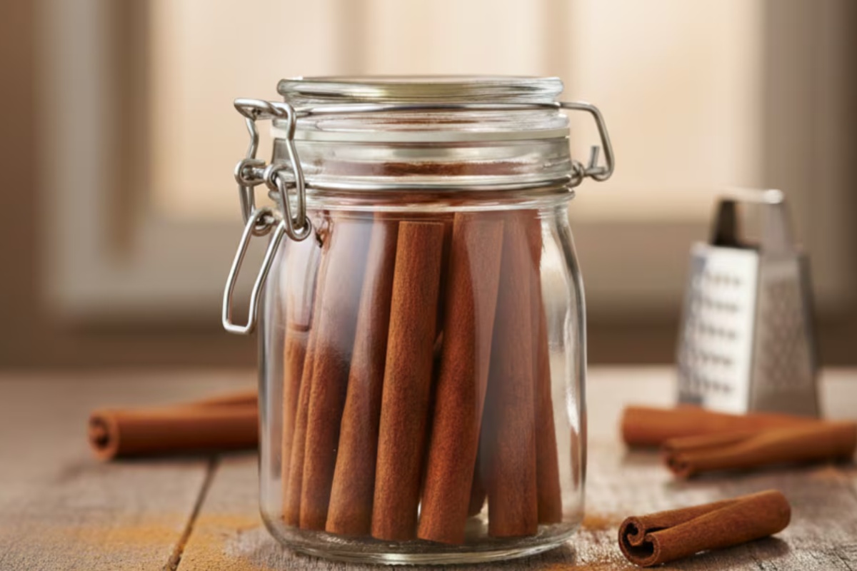 Gde treba staviti teglu sa cimetom da biste privukli novac u februaru, prema Feng Šuiju