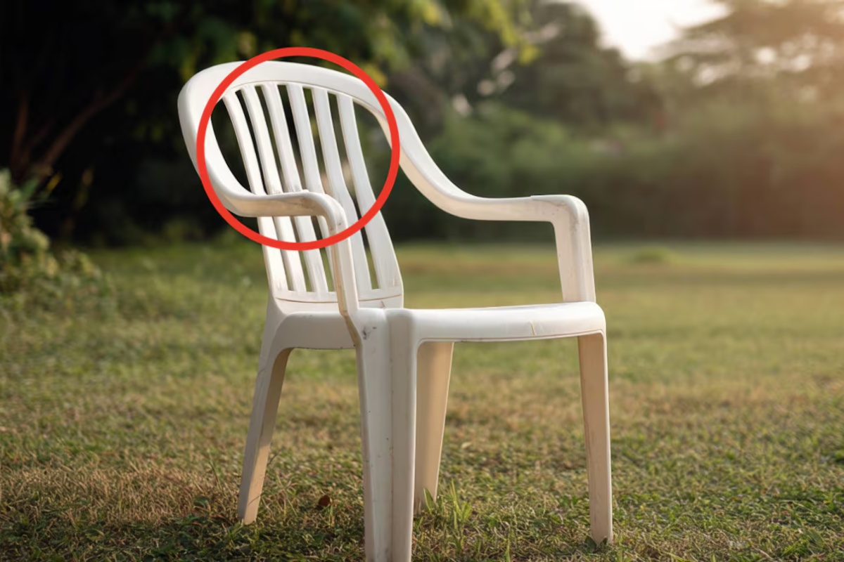 Čemu služe prorezi na plastičnim stolicama?