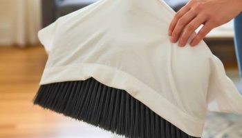 Stavite jastučnicu na metlu: Zašto se to preporučuje i čemu služi