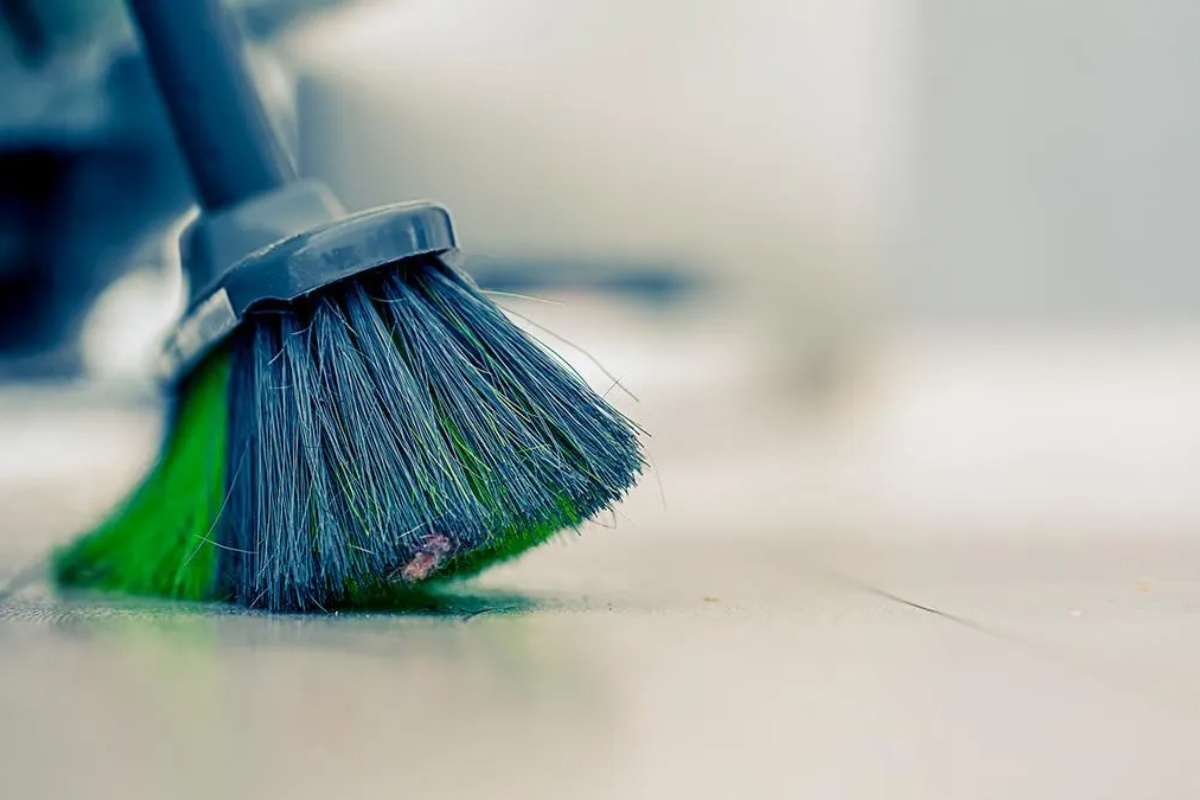 Stavljanje silikona na čekinje metle: Zašto se to preporučuje i čemu služi