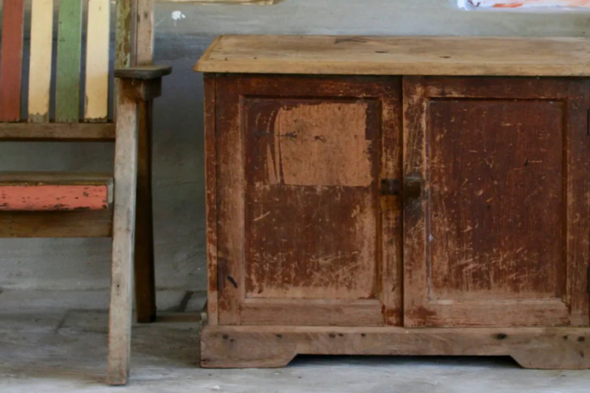 Domaći trik za obnavljanje starog, suvog i beživotnog drvenog nameštaja