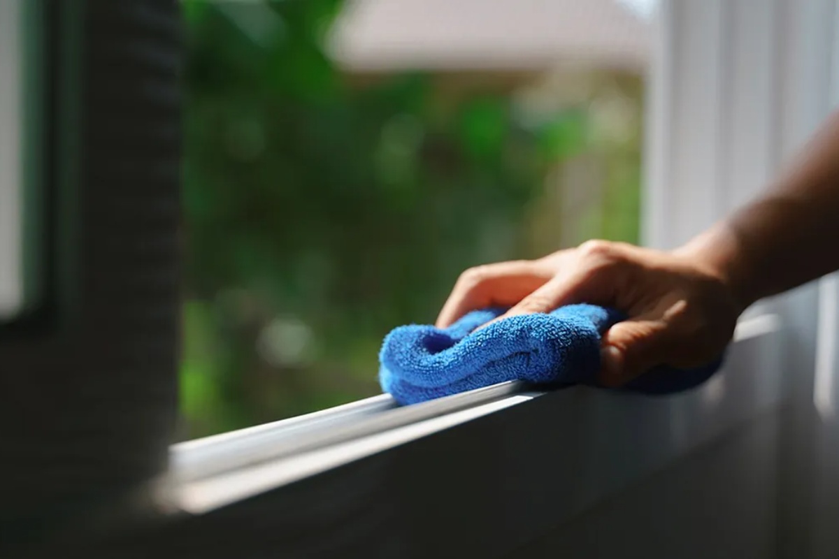 Ni limun, ni soda bikarbona: Domaći predmet kojim treba da trljate šine prozora