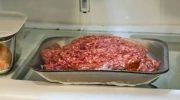 Trik za čuvanje mlevenog mesa u zamrzivaču: ne zauzima prostor i omogućava više obroka