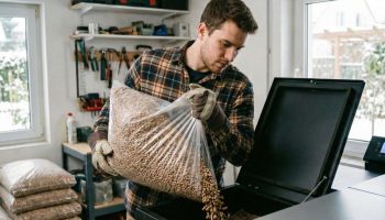 Cene peleta u 2026. godini u Srbiji su poludele, pa ga vredi kupiti u Češkoj. Čak i do 120 € jeftinije po toni