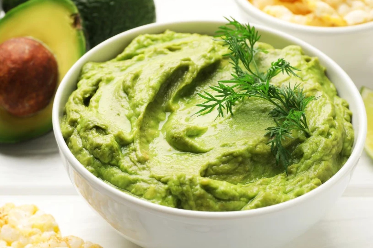 10-minutni namaz od avokada. Solidna porcija energije i vitamina, može se jesti i bez hleba