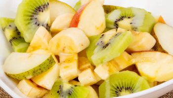 Mnogi ljudi se i dalje pitaju da li se voće sme jesti uveče. Hajde da to razjasnimo