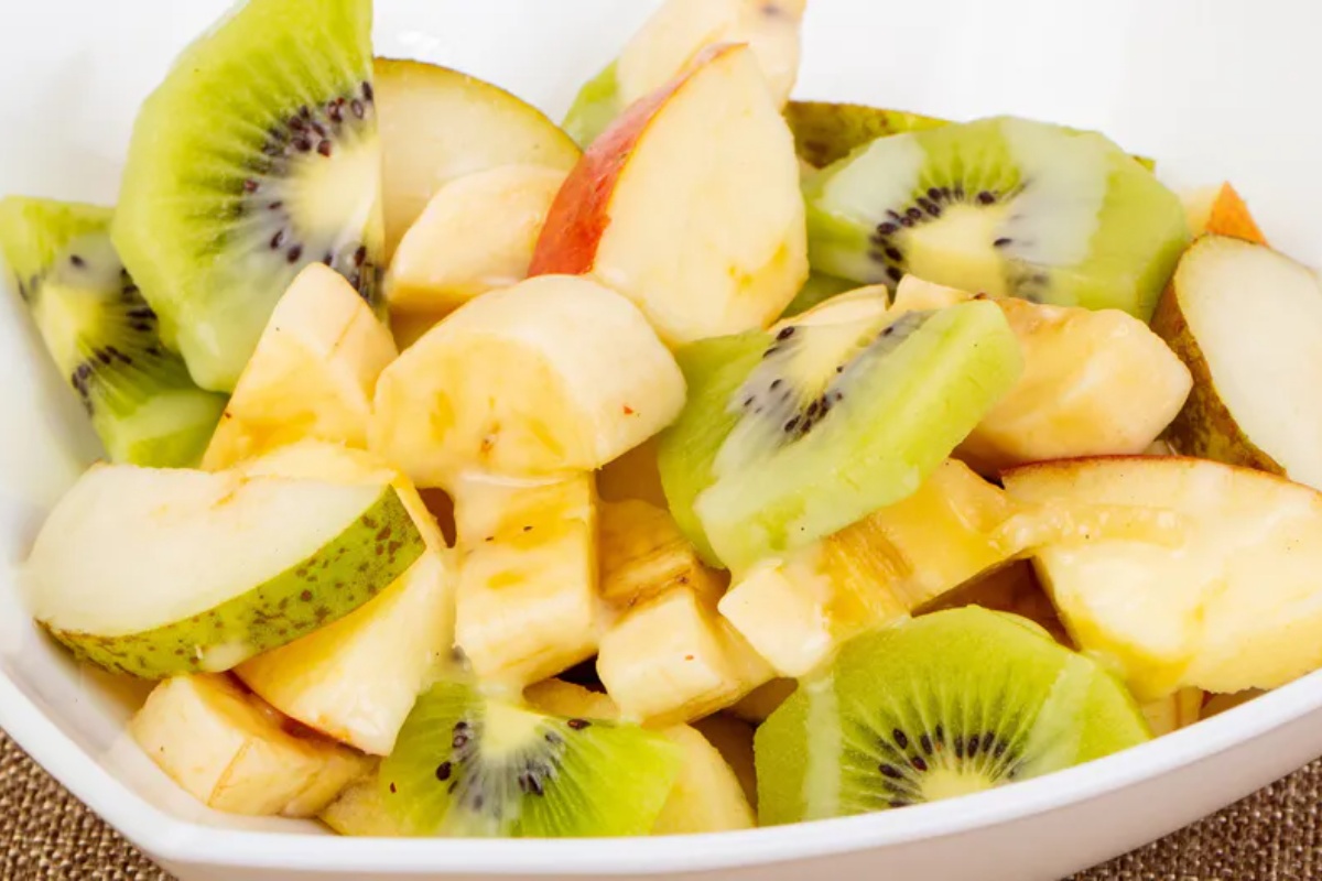 Mnogi ljudi se i dalje pitaju da li se voće sme jesti uveče. Hajde da to razjasnimo