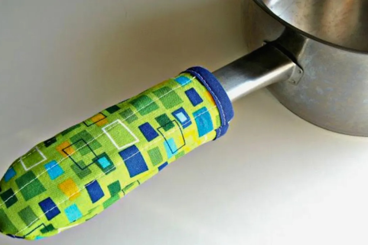 Kako napraviti platnenu navlaku za dršku tiganja: DIY šivenje kod kuće