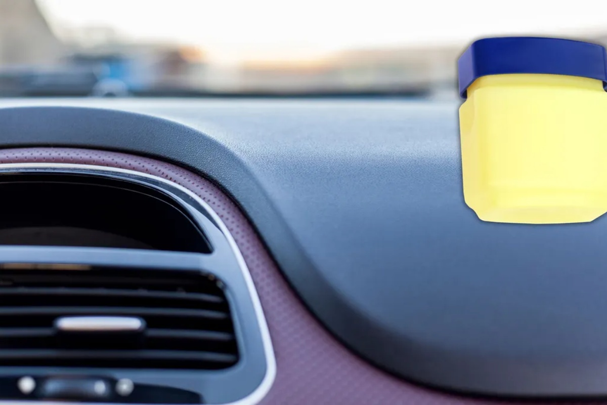 Kako koristiti vazelin za čišćenje instrument table automobila: impresivan domaći trik