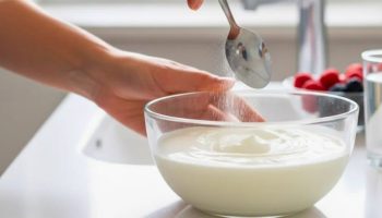 Mešavina jogurta i sode bikarbone u kupatilu: čemu služi i koje su prednosti