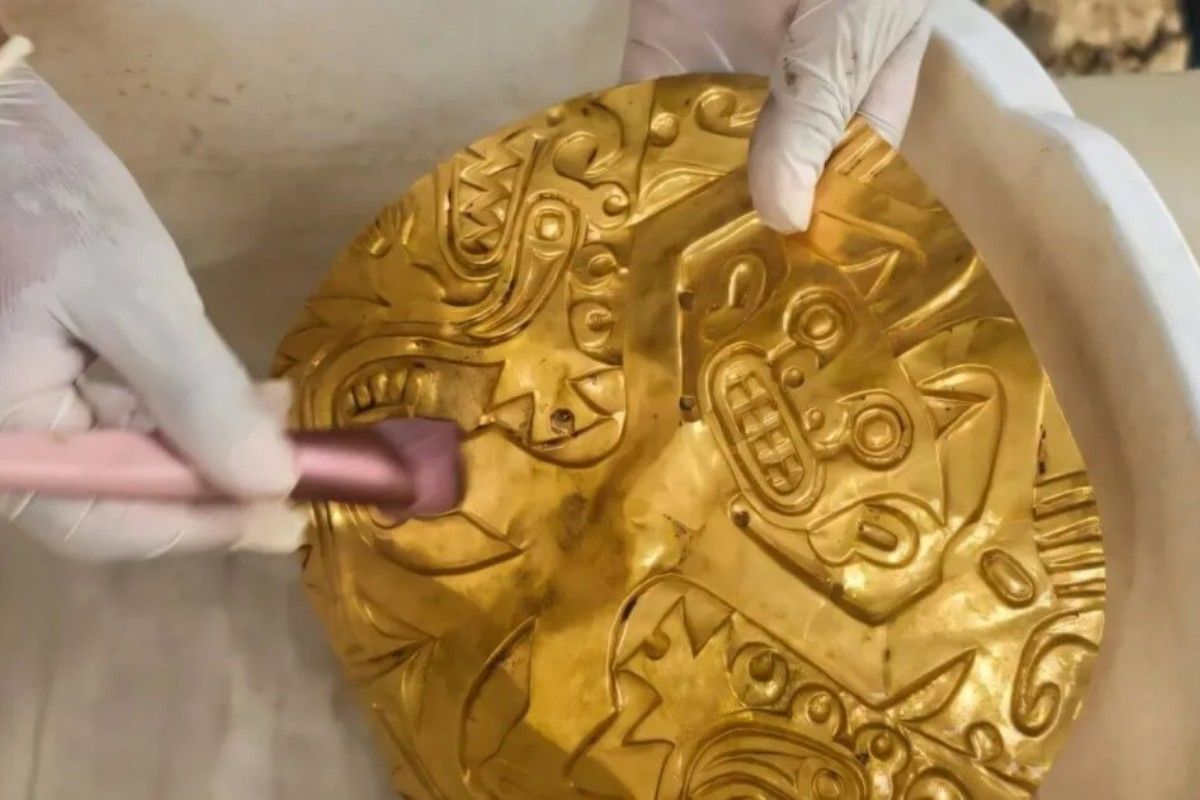 Arheolozi u El Kanju otkopali grobnicu staru više od 1.000 godina prepunu zlata i svetih simbola koja je zadivila stručnjake