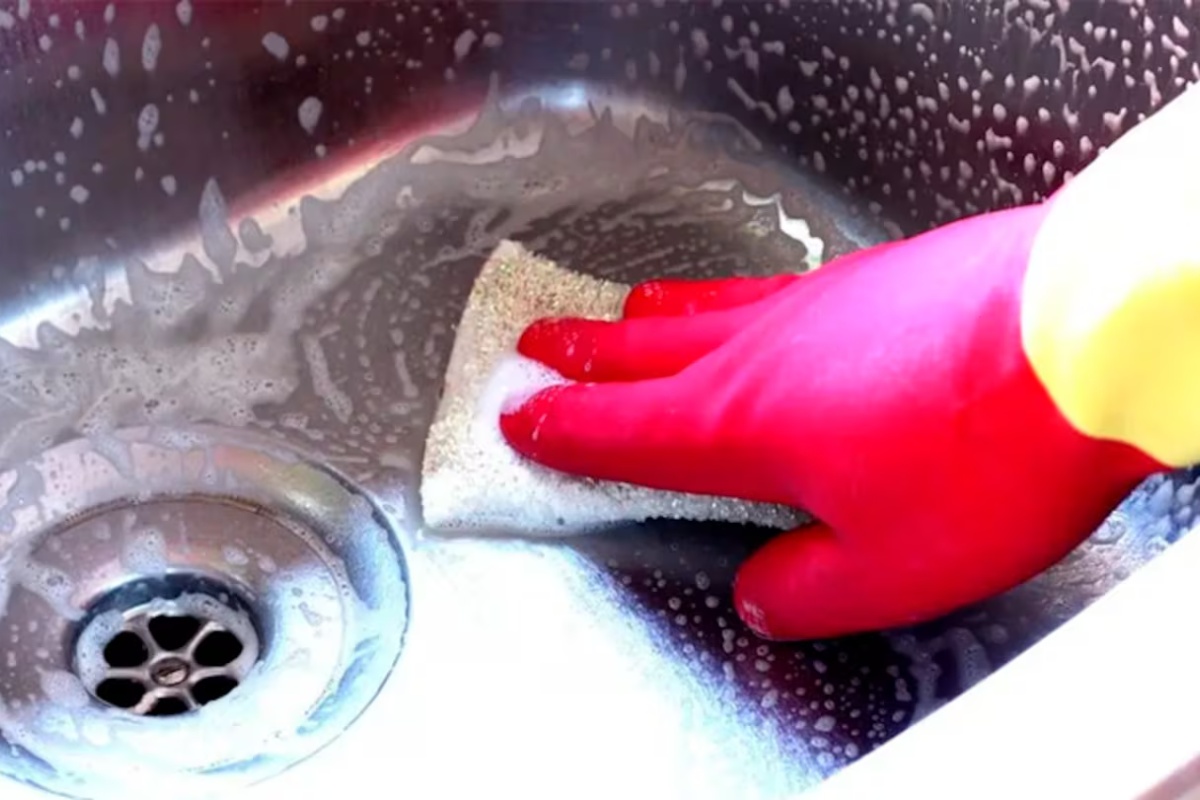 Jednostavna metoda za otpušavanje kuhinjske sudopere bez pozivanja vodoinstalatera